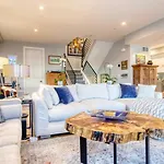 Denver Townhome With Hot Tub, Walk To Empower Field!