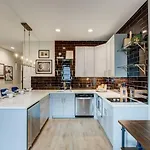 Vrain 2 Bedroom 1 Bath With Full Kitchen