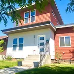 3152 N Josephine St