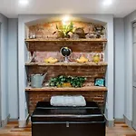 Designer Apartment In A Historic 1901 Downtown Area Mansion