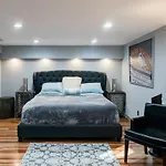 Designer Apartment In A Historic 1901 Downtown Area Mansion