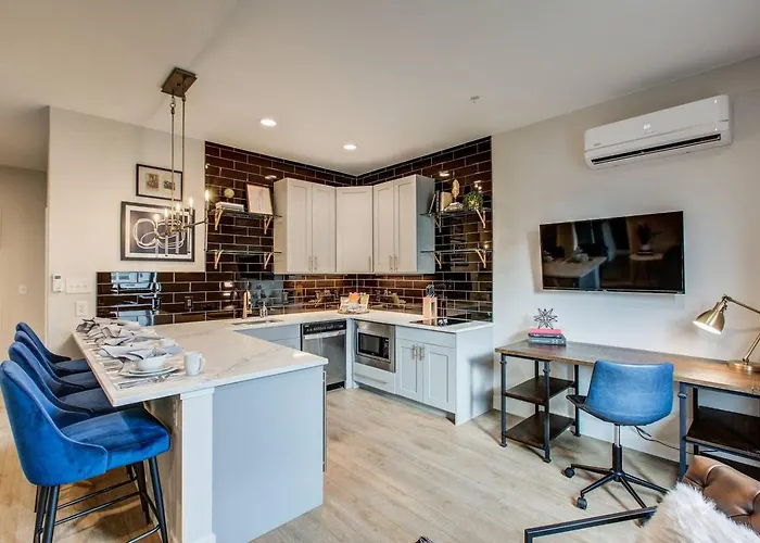 Vrain 2 Bedroom 1 Bath With Full Kitchen