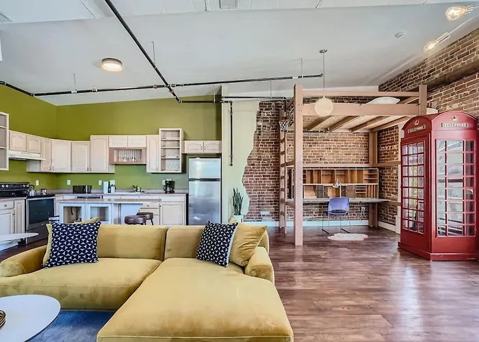 Historic Loft In Ballpark 30 Day Stay Sleeps 4