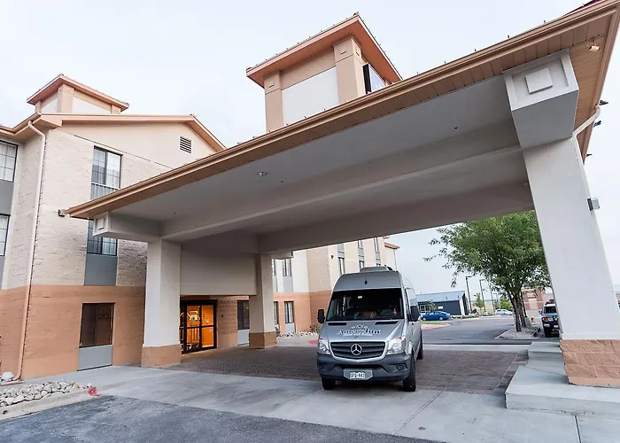 Americinn Hotel & Suites Denver International Airport