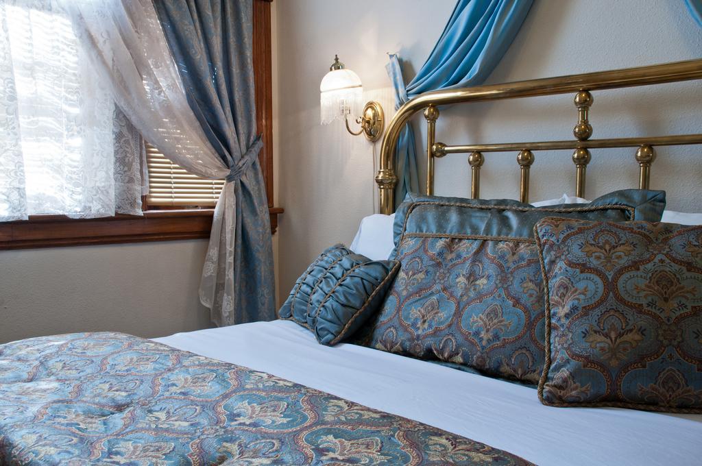 Castle Marne Bed & Breakfast 4*