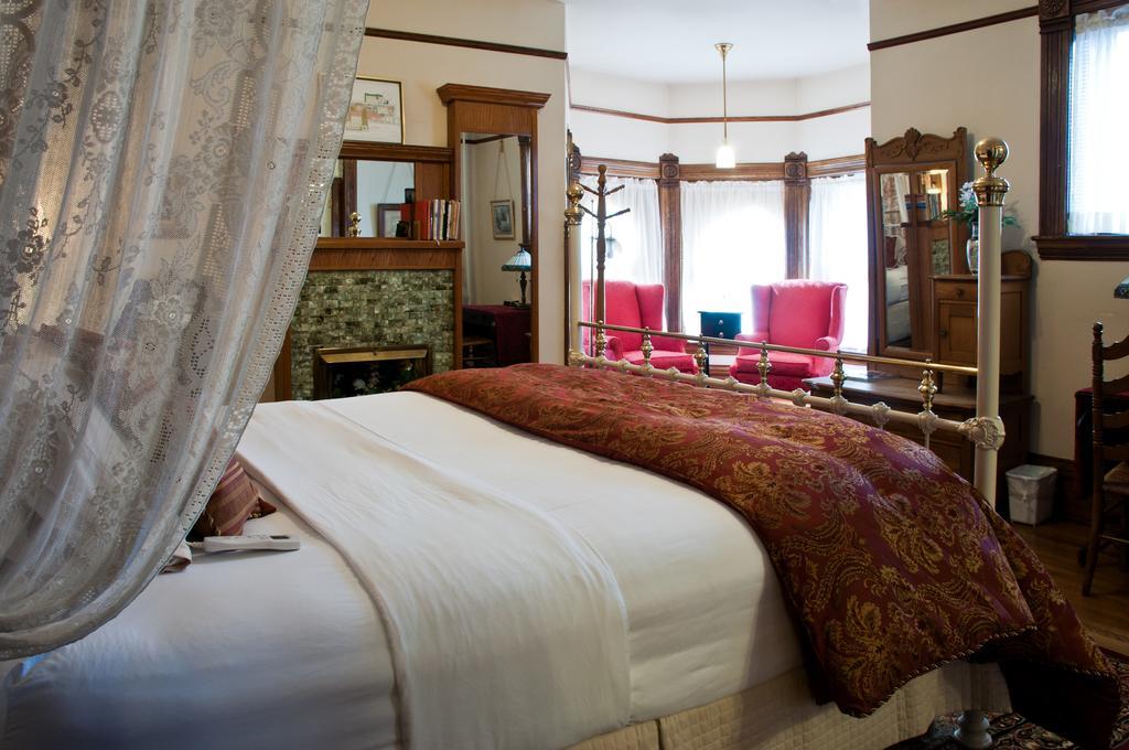 Castle Marne Bed & Breakfast Bed & Breakfast Denver