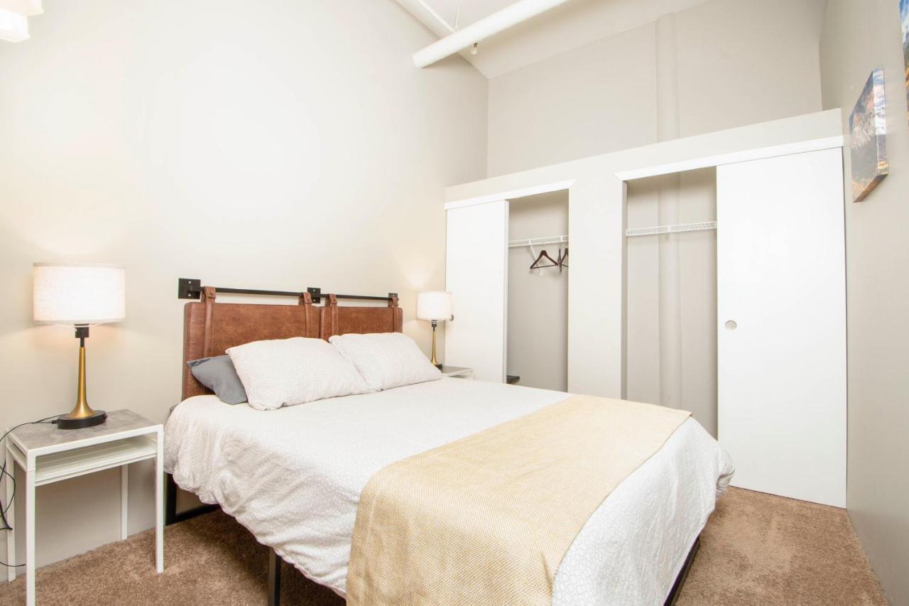 Renu - Relax, Revive, Renew Hotel Denver