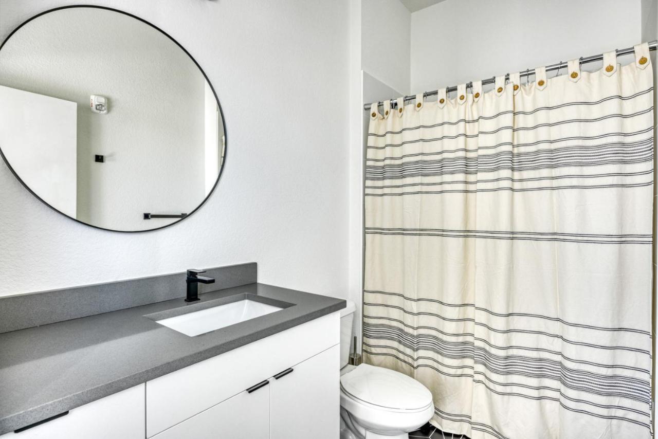 Sloans 2br W Gym Wd Roof Nr Park Den-105 Apartment *