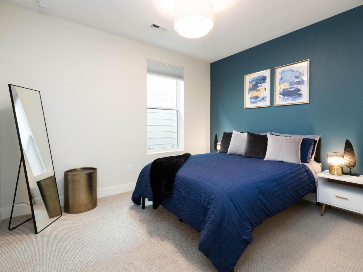 Stunning 3bd 3.5 Ba - 10 Min To Downtown! Garage! * Denver