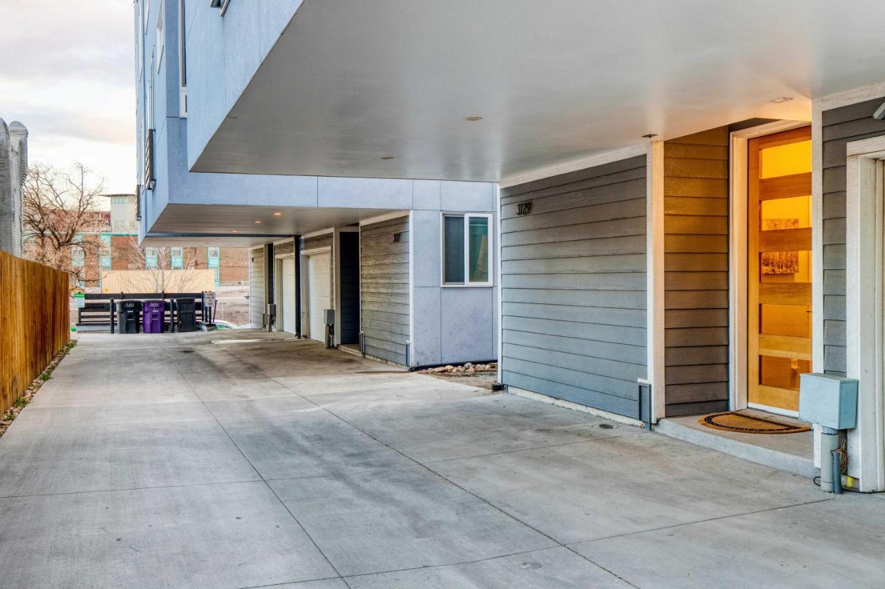 Townhome With Hot Tub, Walk To Empower Field! Holiday home *