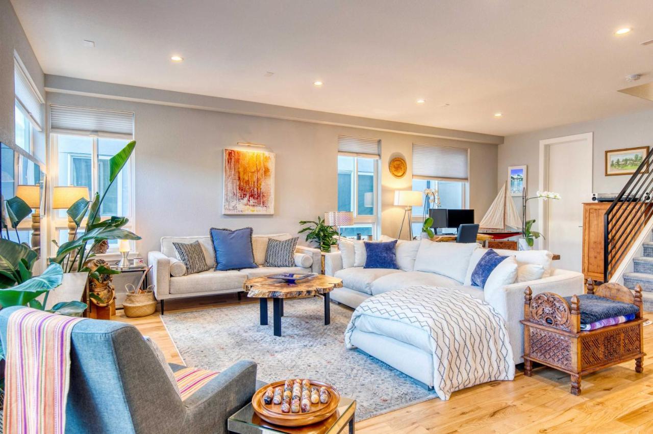 Townhome With Hot Tub, Walk To Empower Field! *