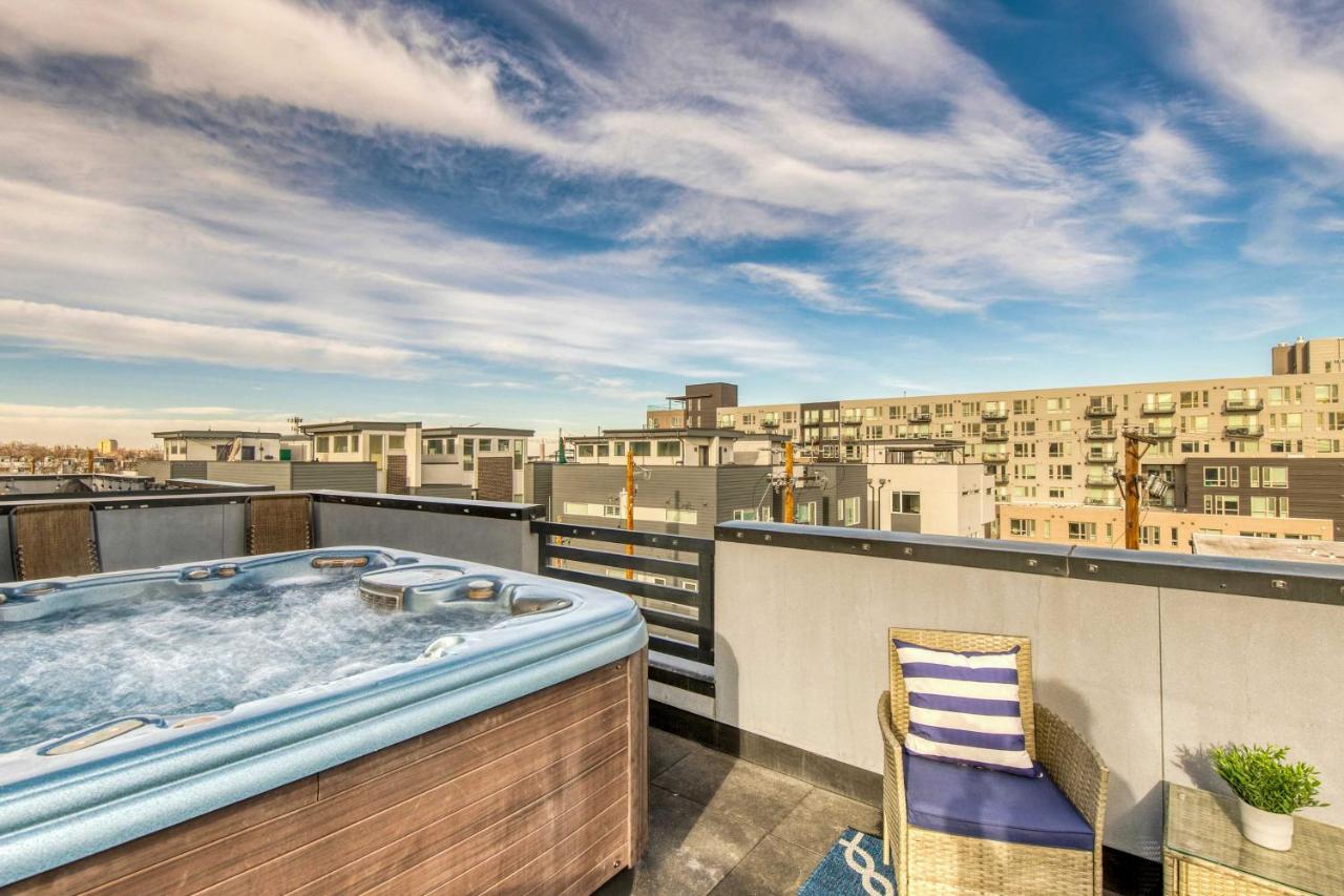 Townhome With Hot Tub, Walk To Empower Field! *