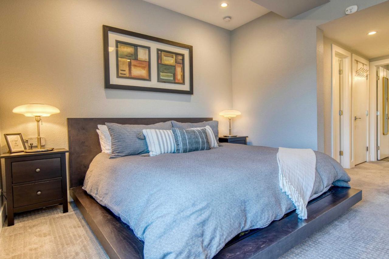 Townhome With Hot Tub, Walk To Empower Field! * Denver