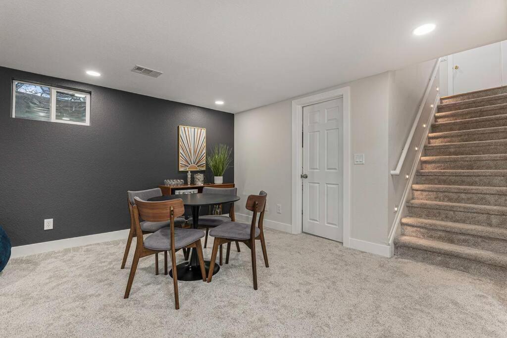 Mile Hi: Amenities Galore *
