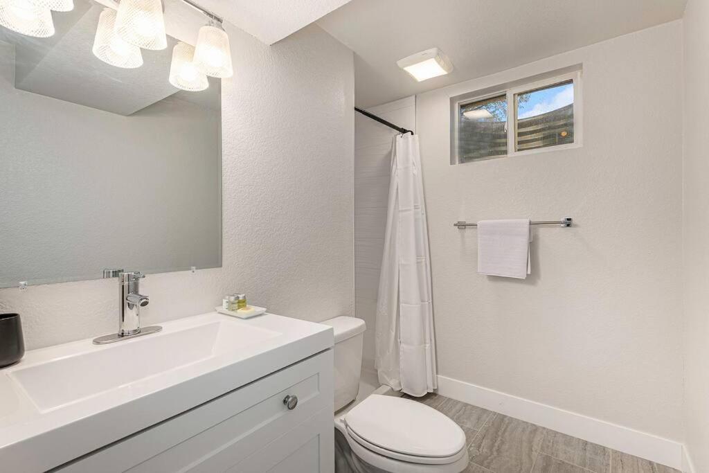 Mile Hi: Amenities Galore Holiday home