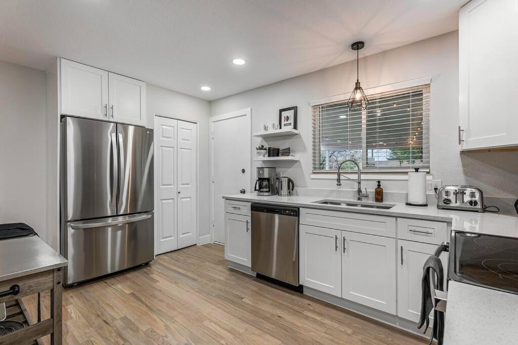Mile Hi: Amenities Galore