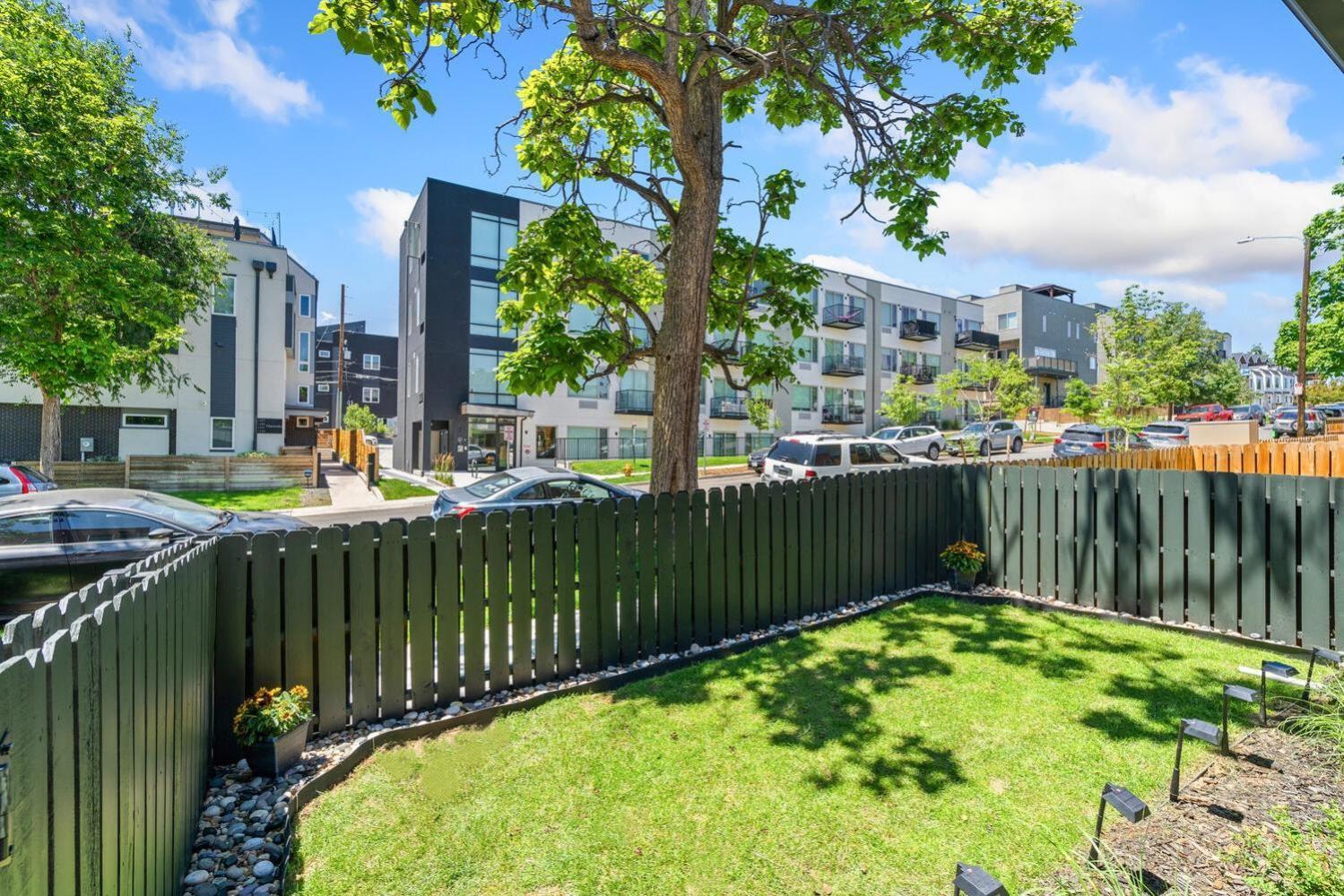 Stunning 3bd 3.5 Ba - 10 Min To Downtown! Garage! Holiday home *