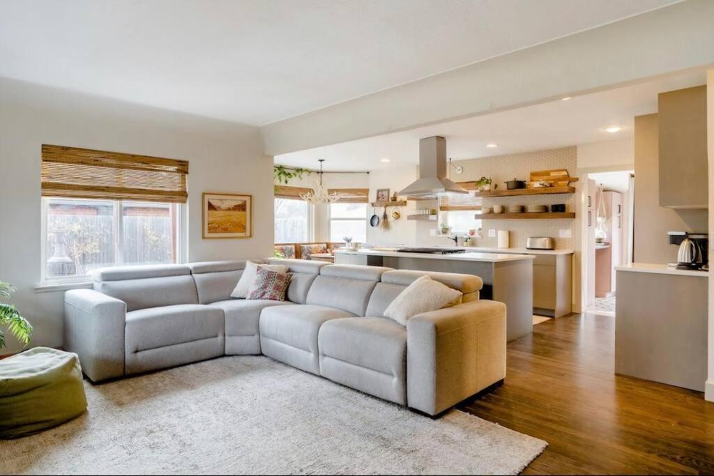 Unique Designer 4 Bed 4 Bath * Denver