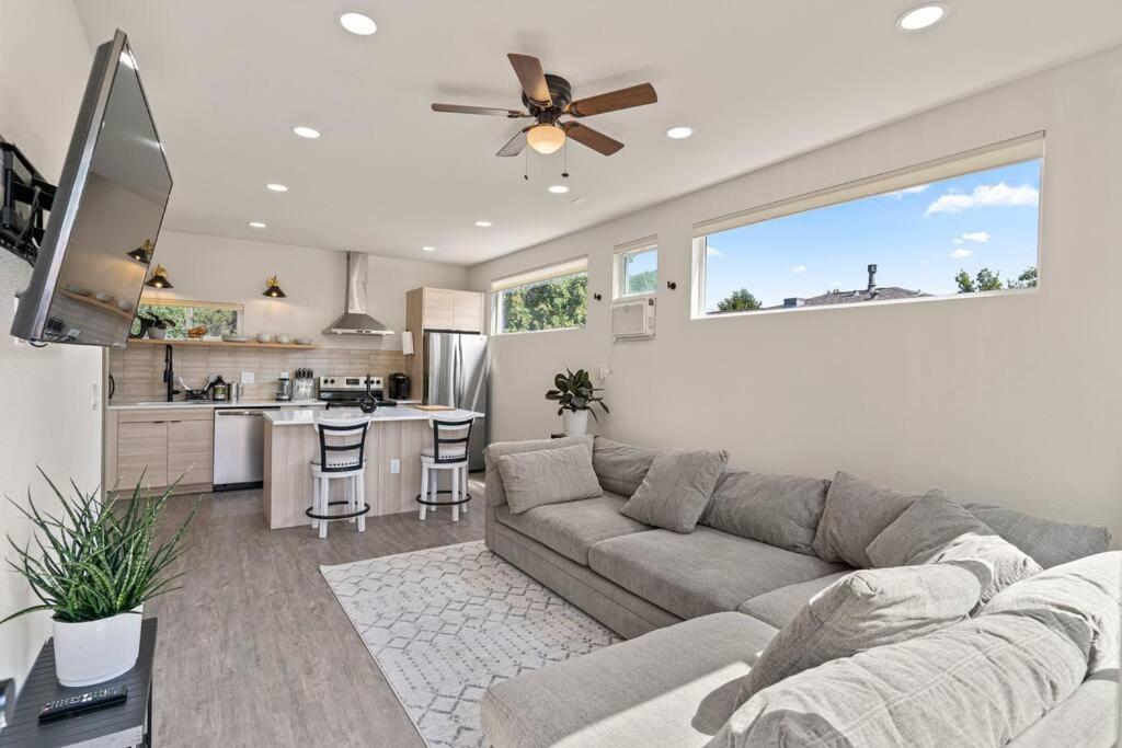 Unique Designer 4 Bed 4 Bath Holiday home *