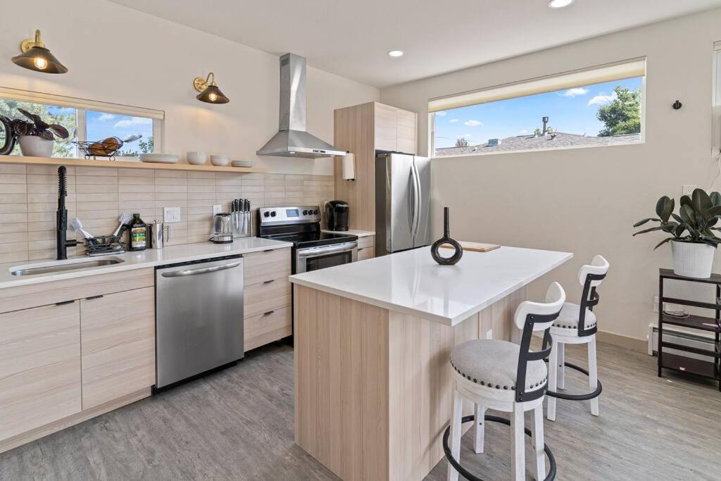 Holiday home Unique Designer 4 Bed 4 Bath