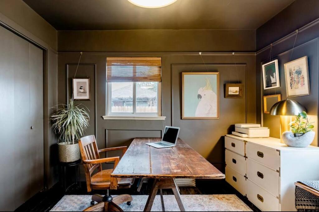 Unique Designer 4 Bed 4 Bath Holiday home *