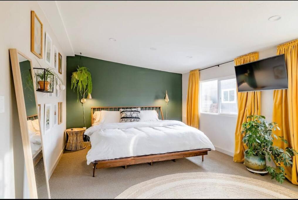 Unique Designer 4 Bed 4 Bath * Denver