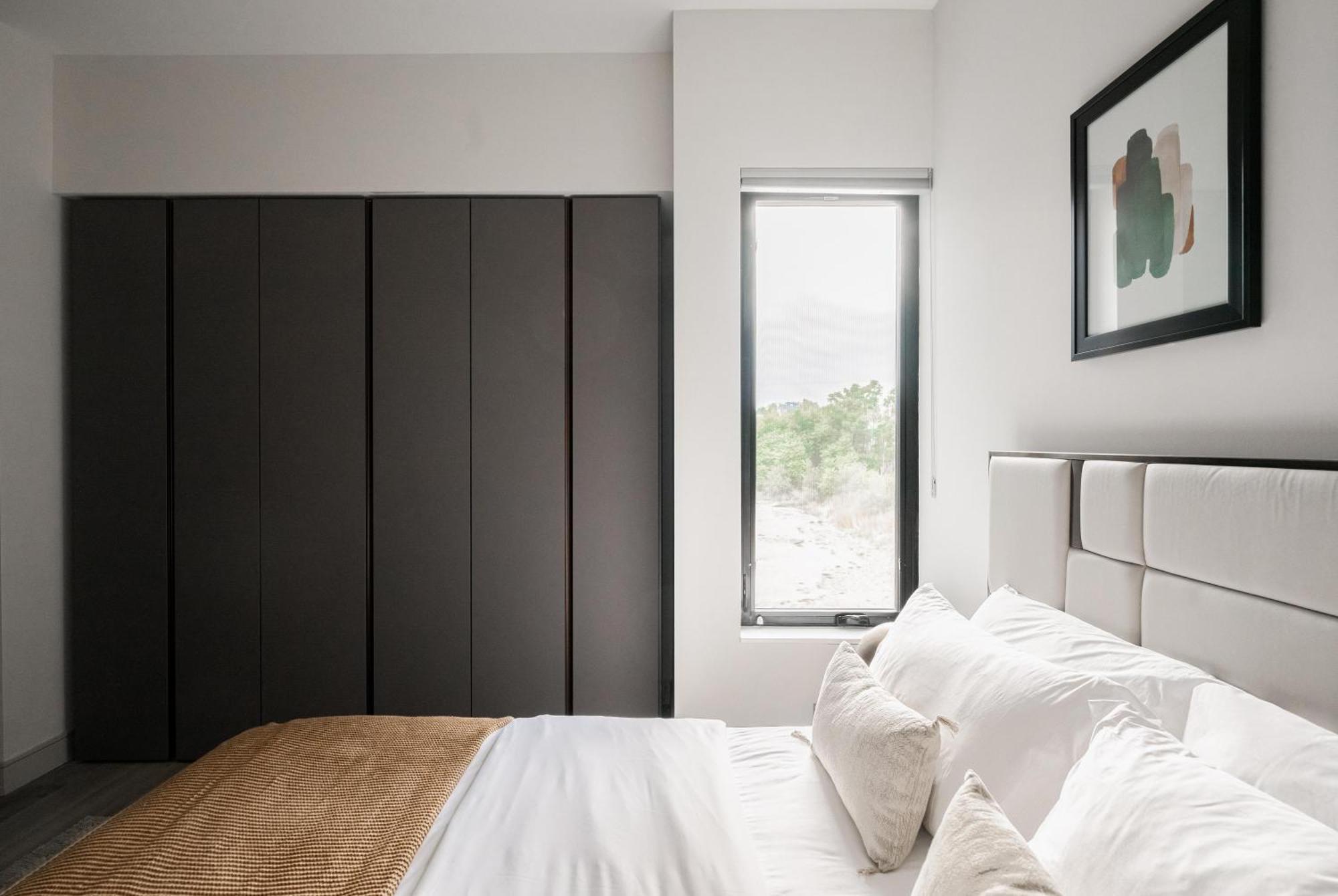 Luxurious Escape - Walk To Empower Field - Tesoro Holiday home *