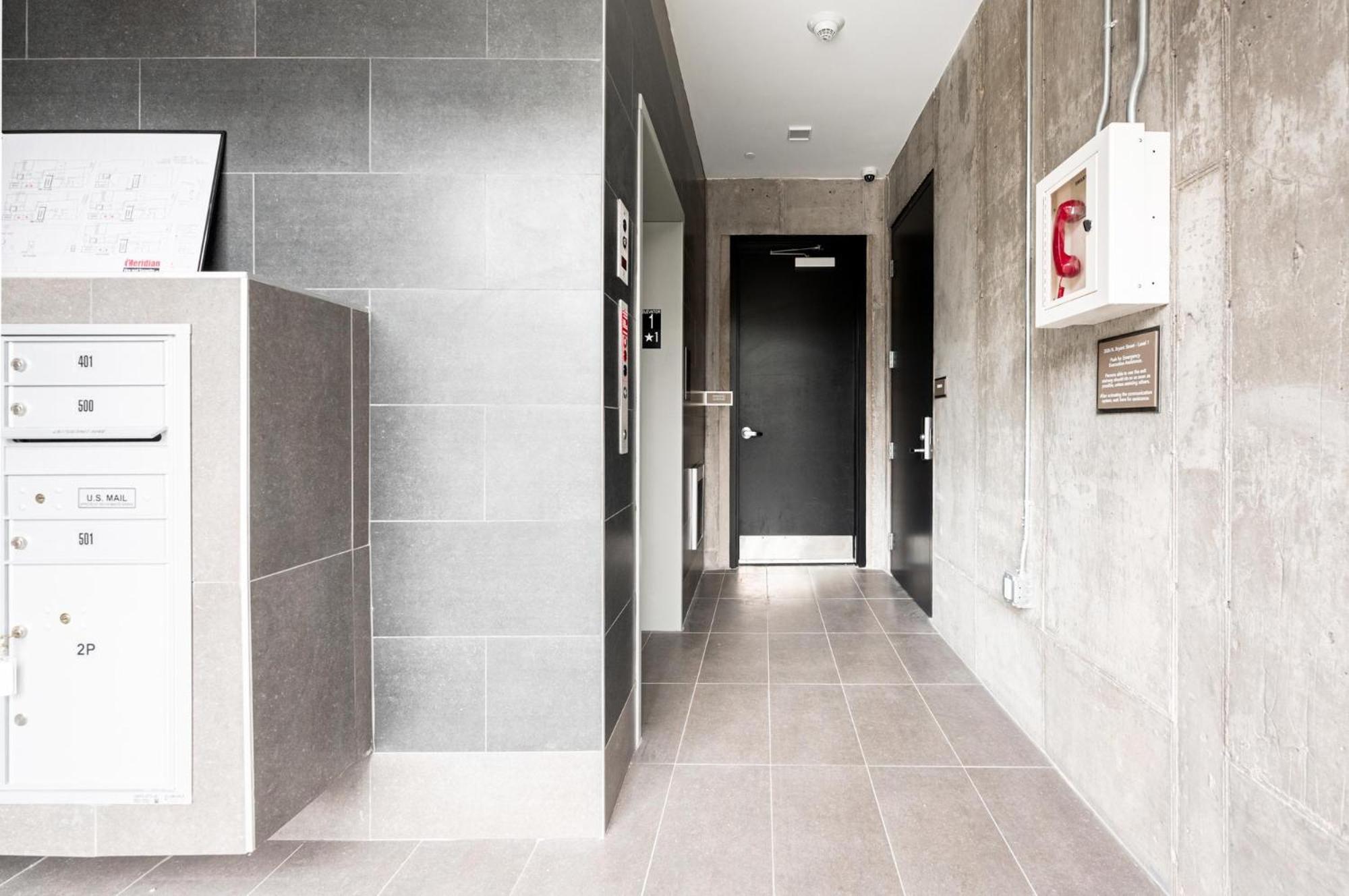 Luxurious Escape - Walk To Empower Field - Tesoro Holiday home
