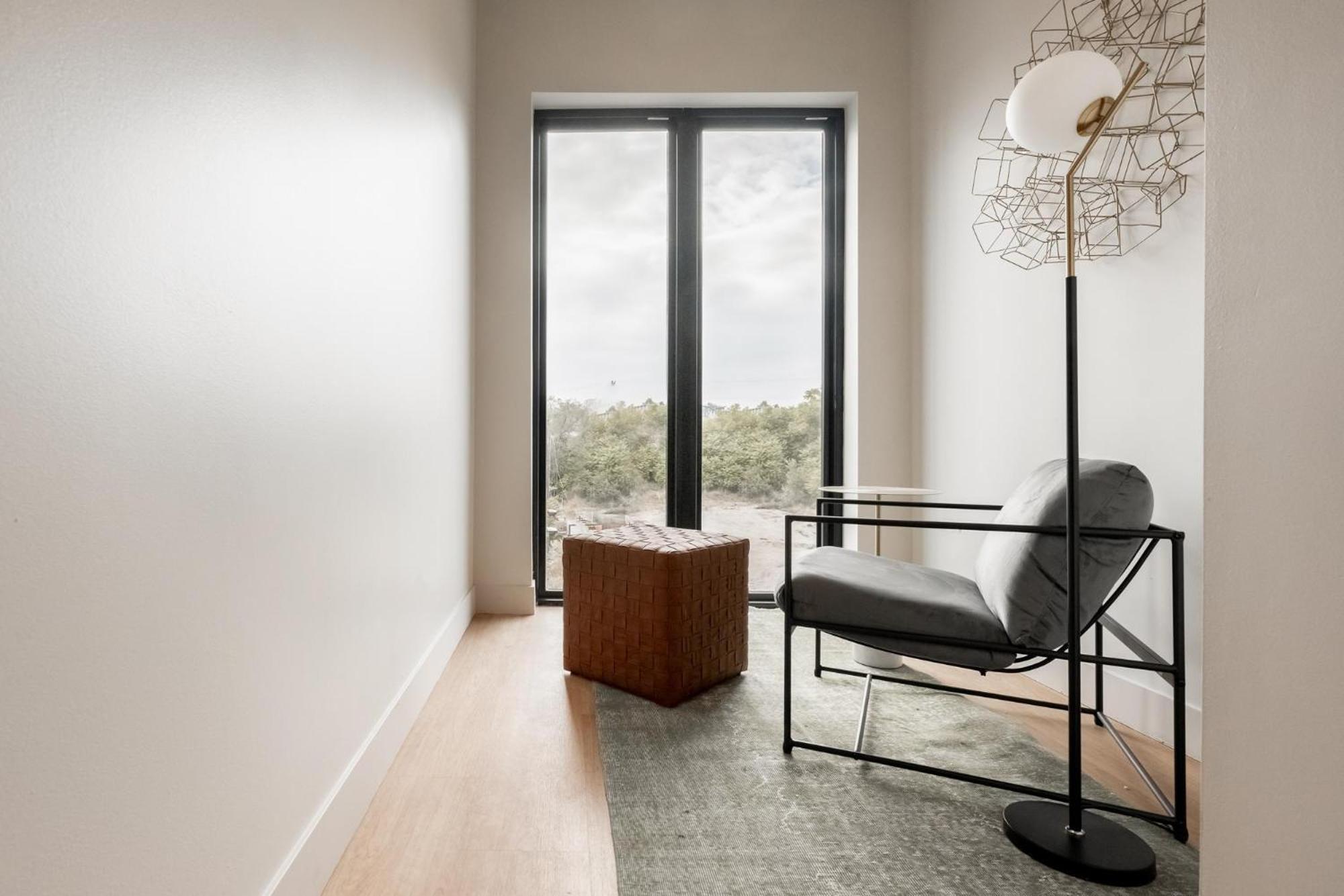 Luxurious Escape - Walk To Empower Field - Tesoro