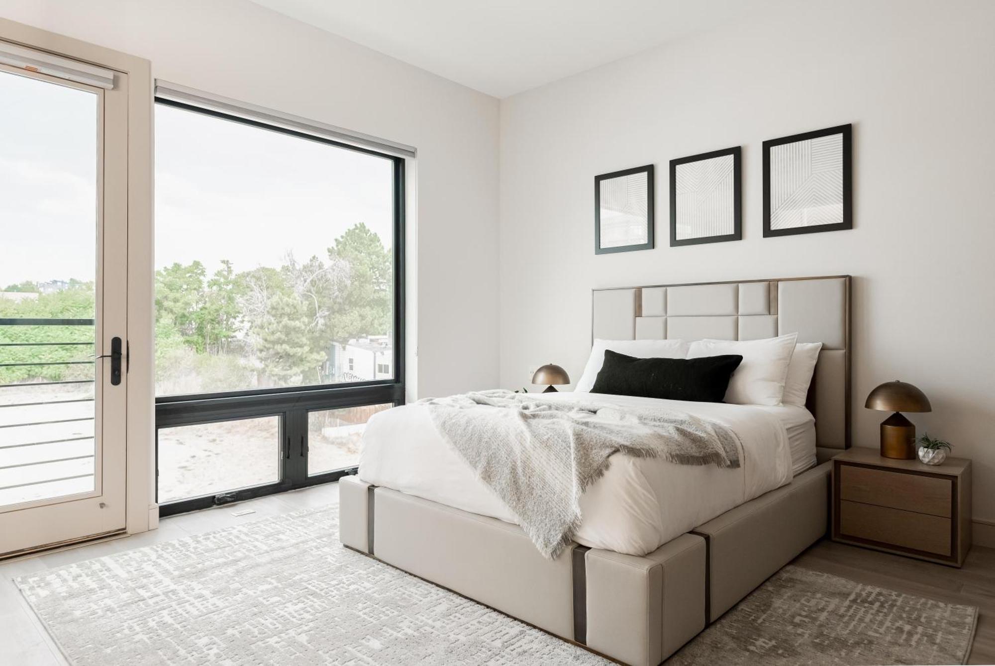 Luxurious Escape - Walk To Empower Field - Tesoro Holiday home *