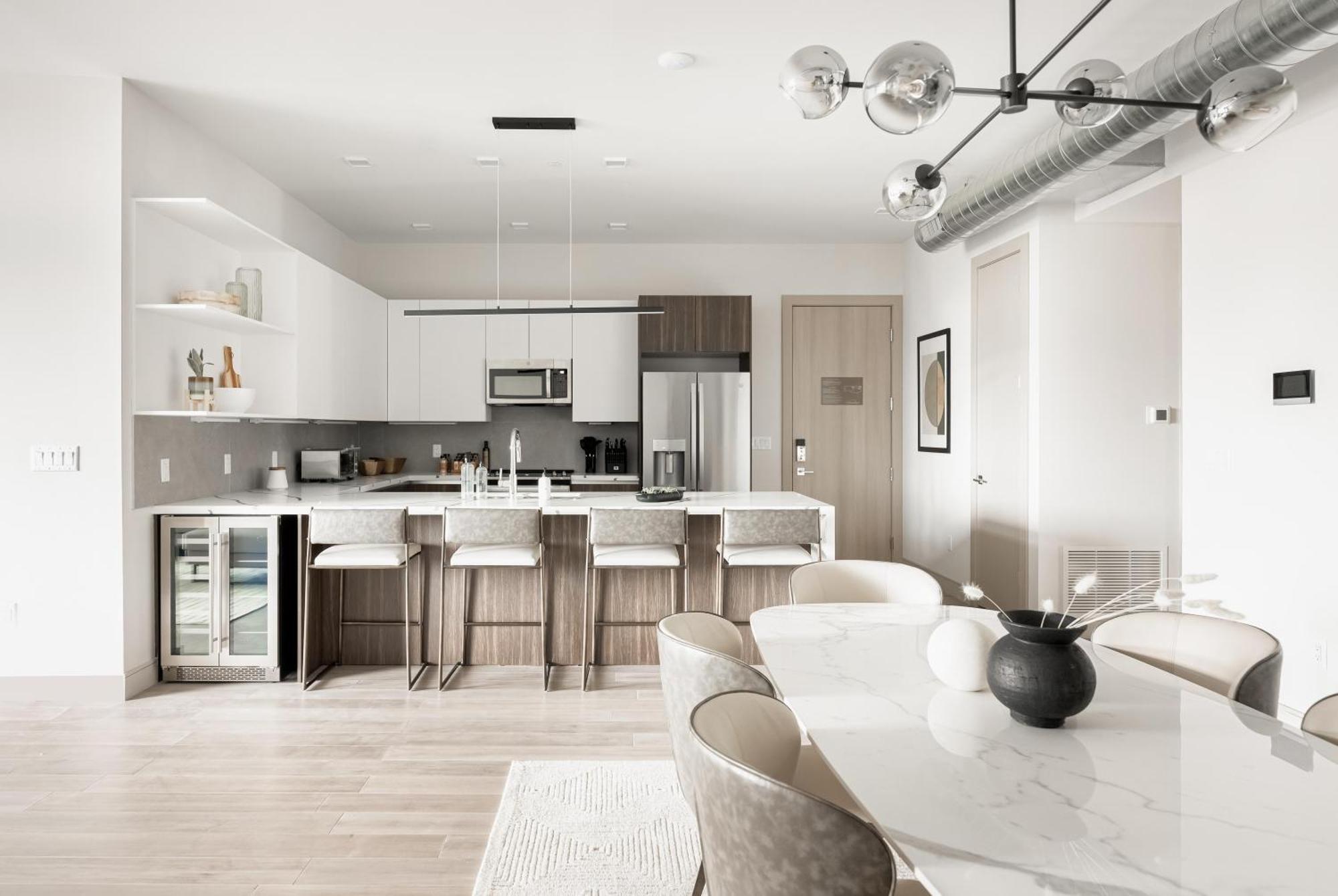 Luxurious Escape - Walk To Empower Field - Tesoro Denver