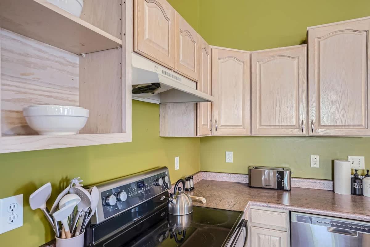 Apartment Historic Loft In Ballpark 30 Day Sleeps 4 *