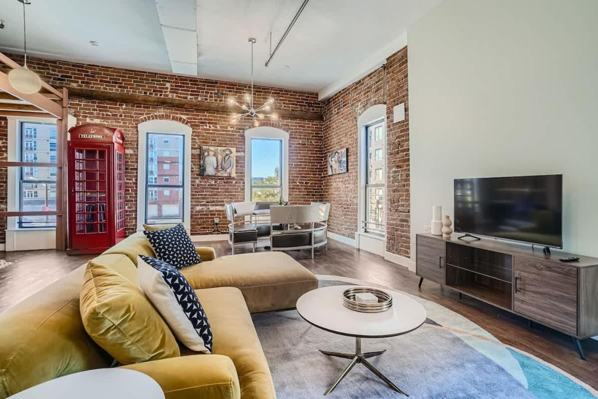 Apartment Historic Loft In Ballpark 30 Day Sleeps 4 *