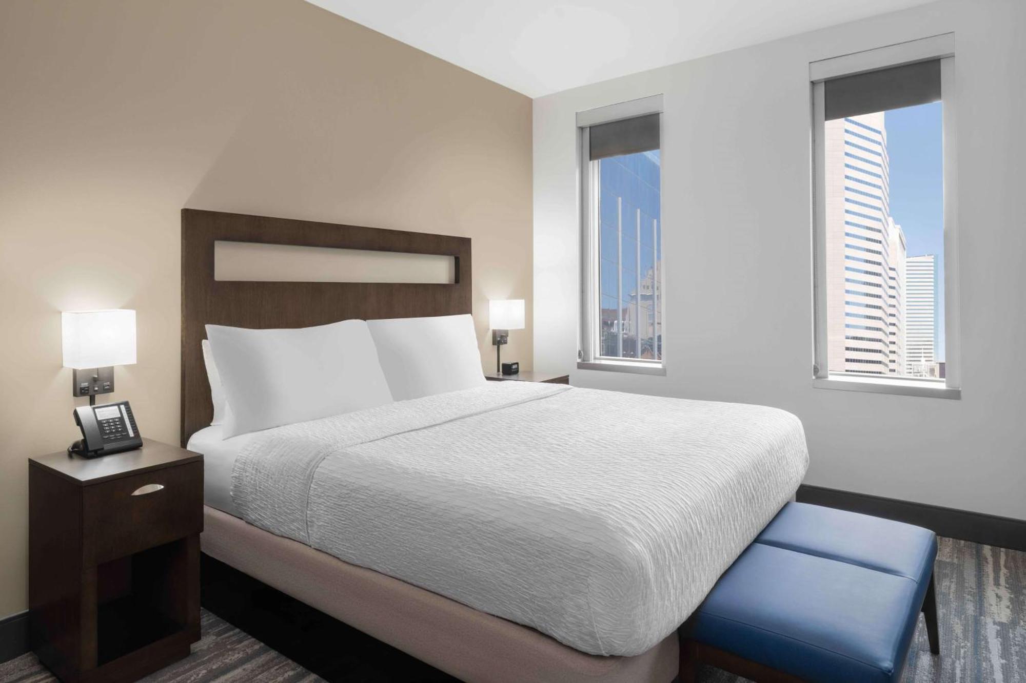Hotel Hampton & Downtown Convention Center