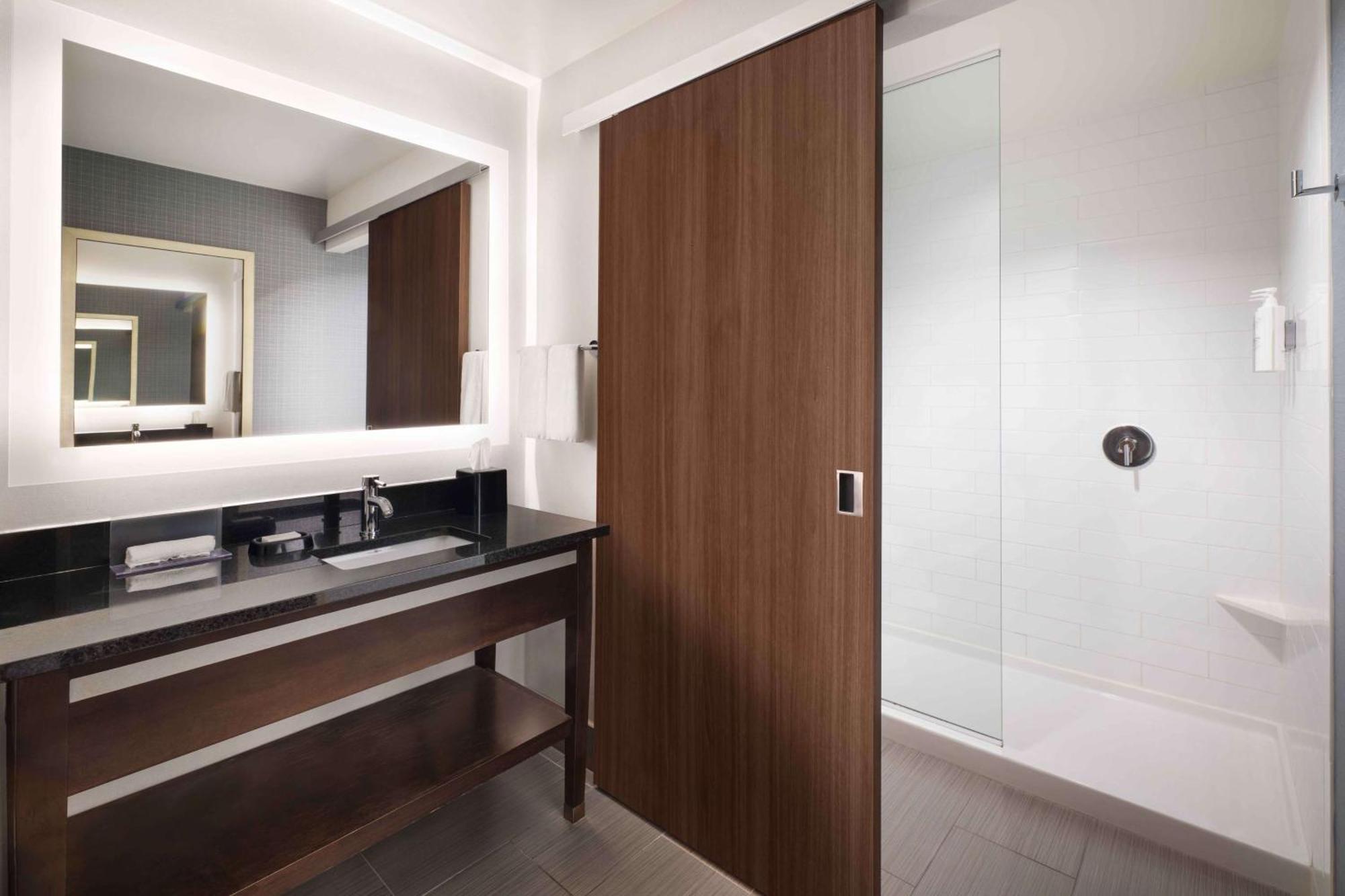 Hampton & Downtown Convention Center 3* Denver