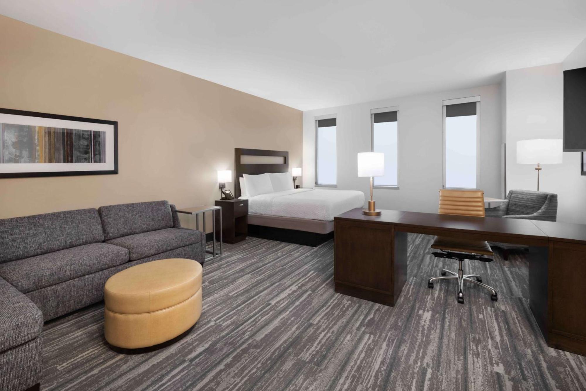 Hampton & Downtown Convention Center Hotel Denver