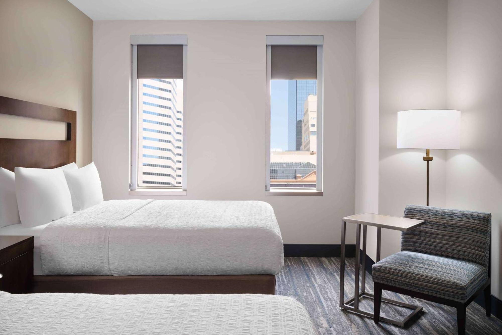 Hampton & Downtown Convention Center Hotel 3*