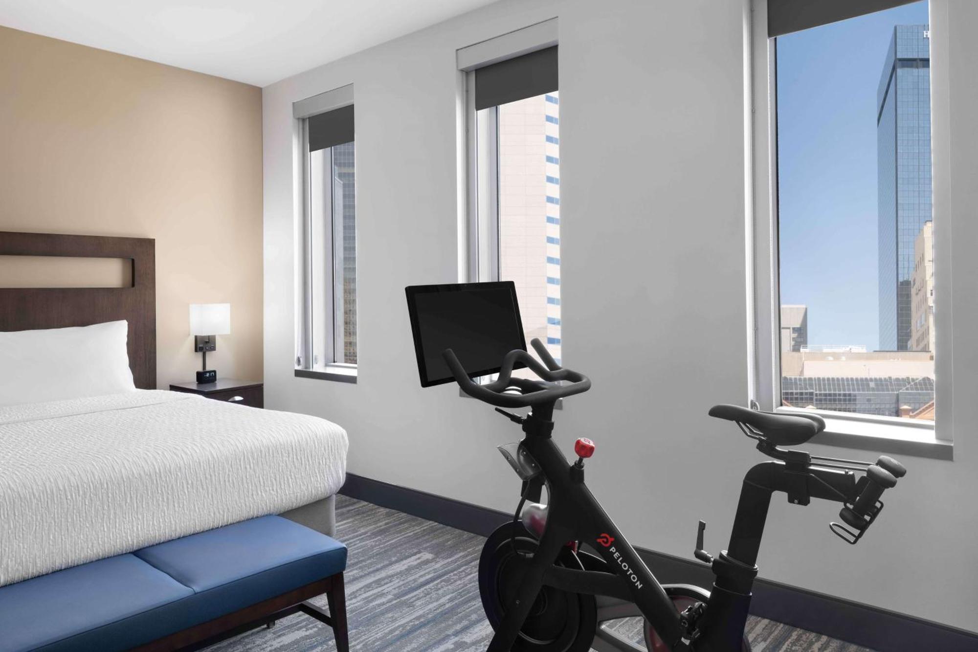 Hotel Hampton & Downtown Convention Center Denver