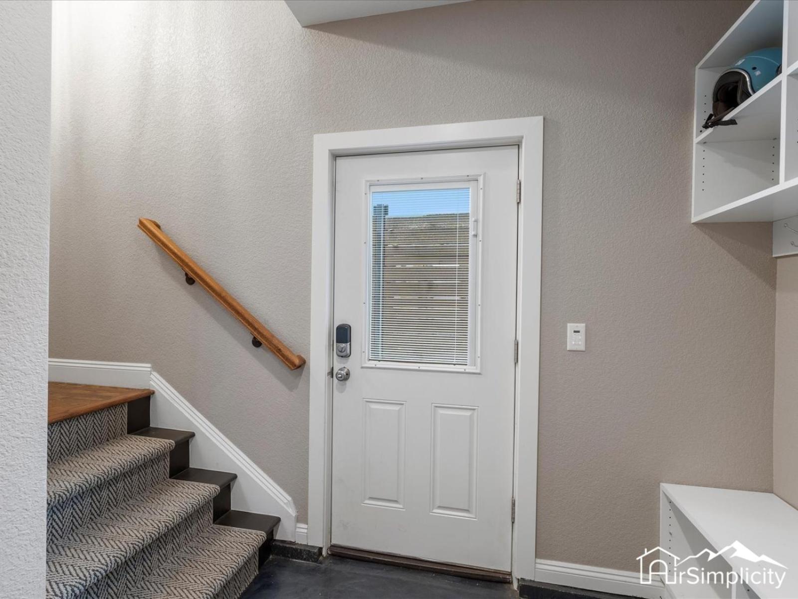 Lohi Loft Living Walk To Everything! Guest house *