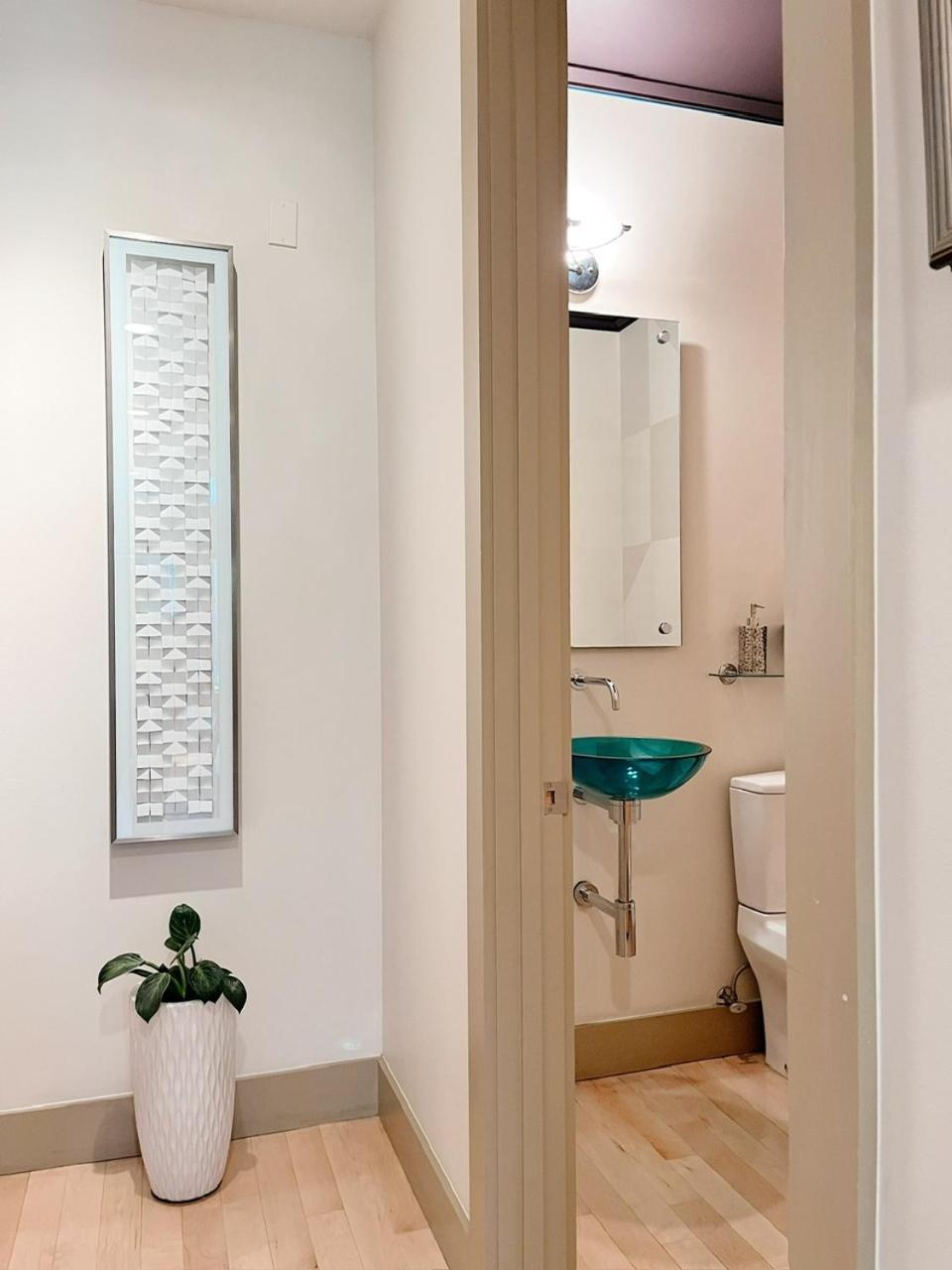 Holiday home Luxe 4 Bed 5 Bath With Parking Walk To Capitol, Convention Center, Museums And Shops