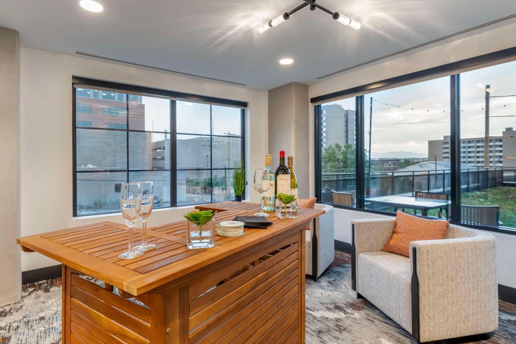 Cambria Downtown Rino 4*