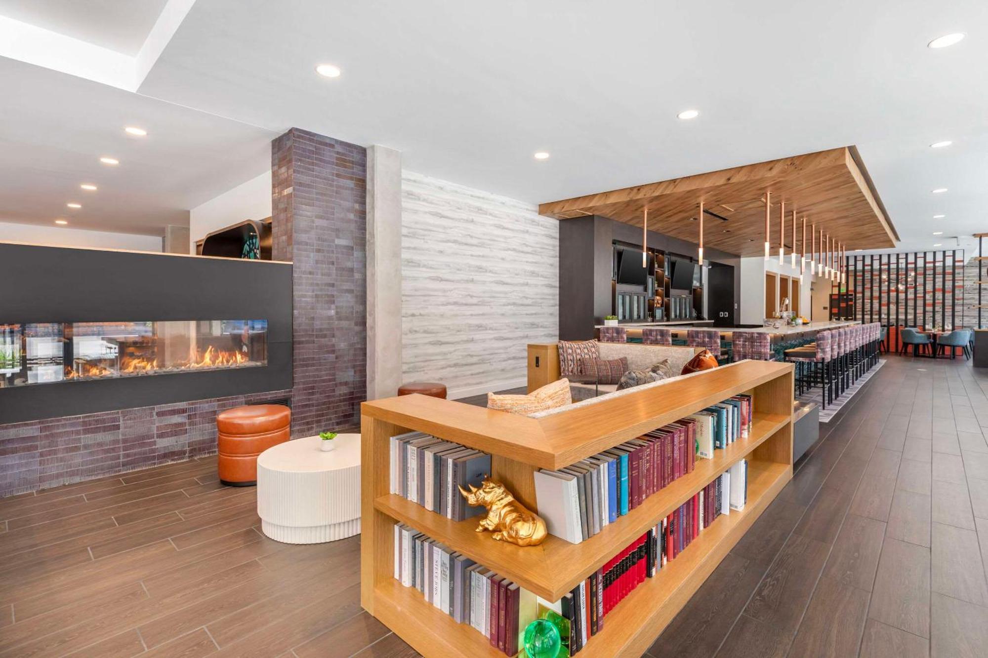 Cambria Downtown Rino 4*