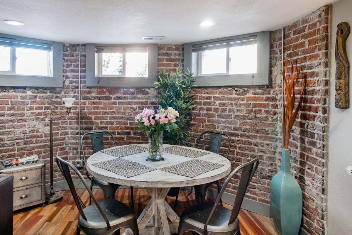 Designer In A Historic 1901 Downtown Area Mansion Apartment Denver