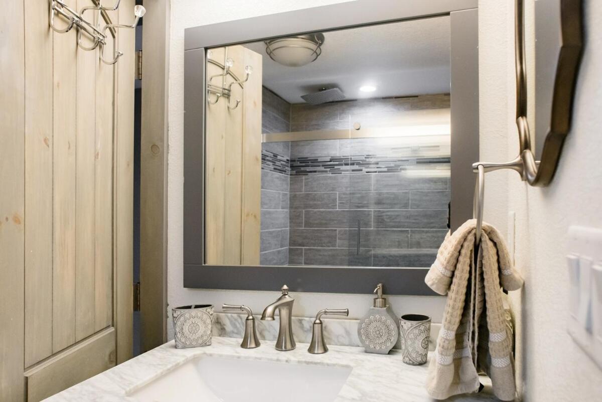 Designer In A Historic 1901 Downtown Area Mansion