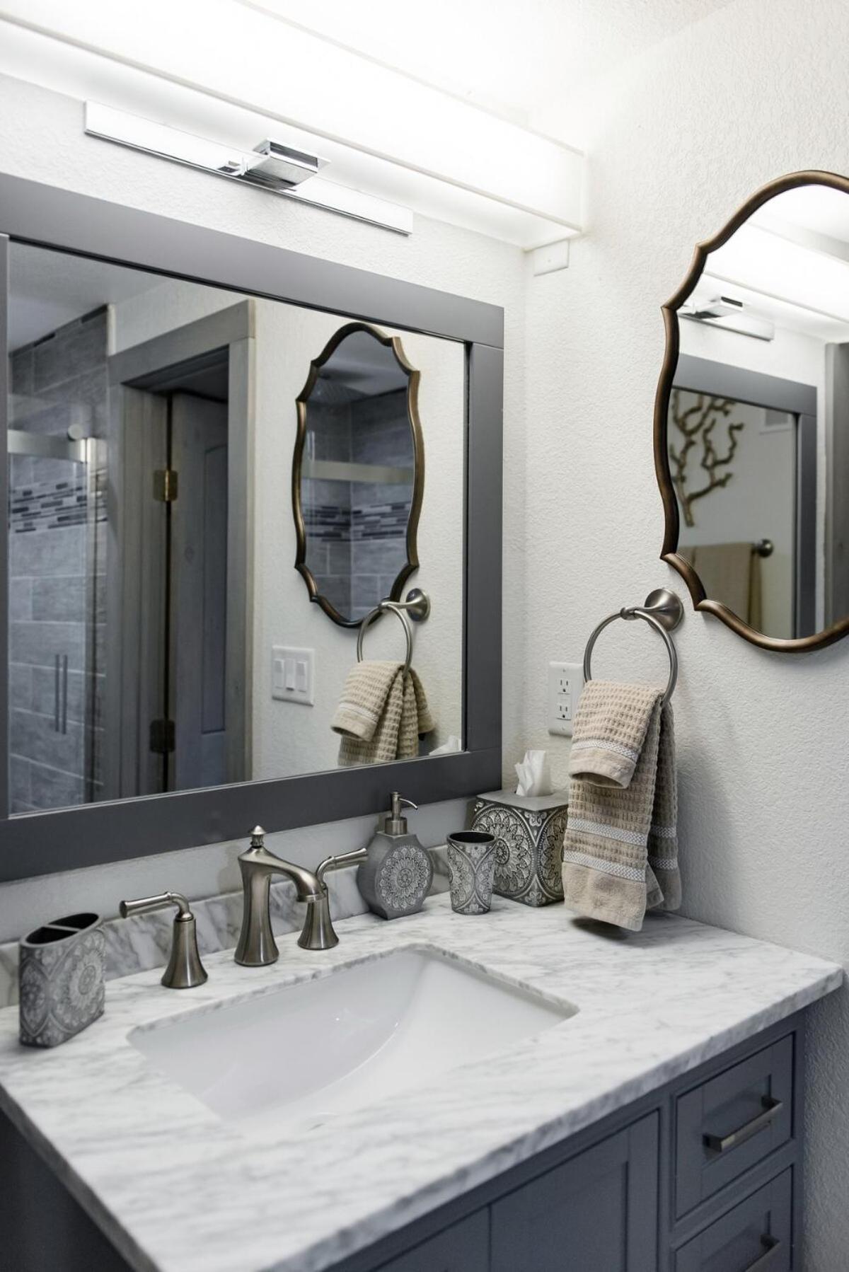 Apartment Designer In A Historic 1901 Downtown Area Mansion *