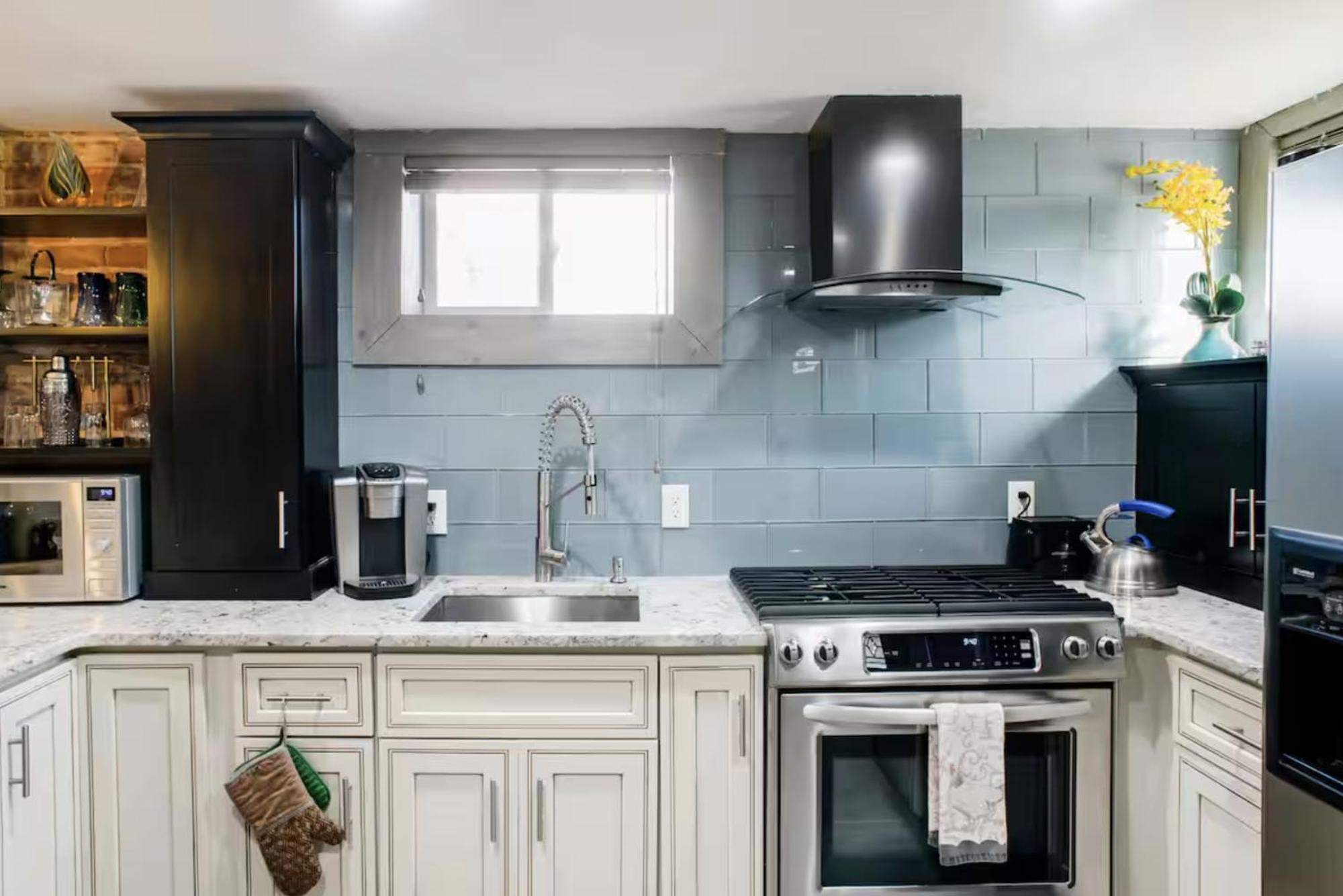 5 Bedroom Luxurious-gem Mansion In Heart Of Denver