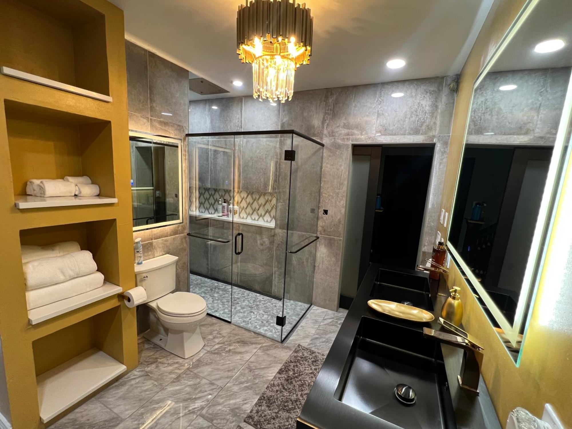 5 Bedroom Luxurious-gem Mansion In Heart Of Holiday home