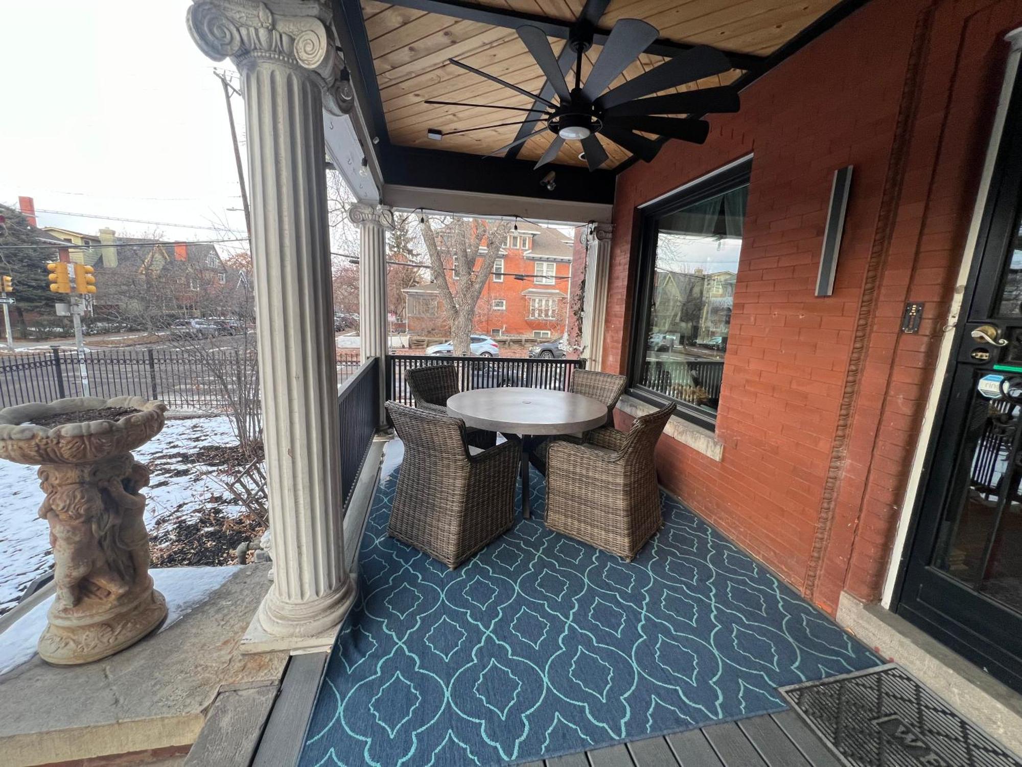 Holiday home 5 Bedroom Luxurious-gem Mansion In Heart Of *