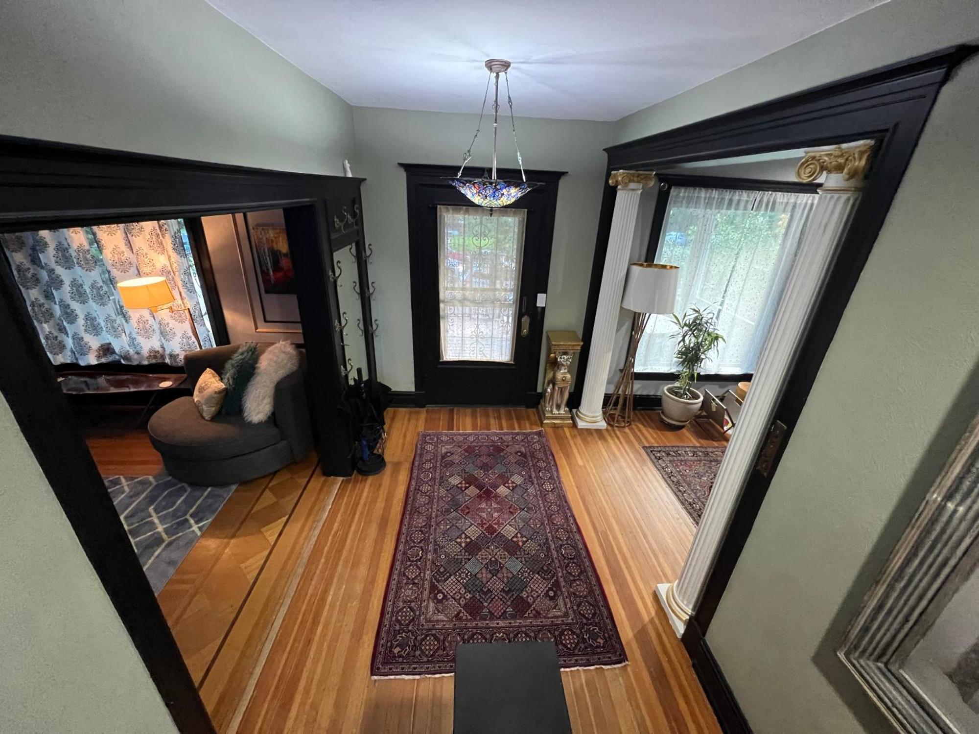 5 Bedroom Luxurious-gem Mansion In Heart Of Denver