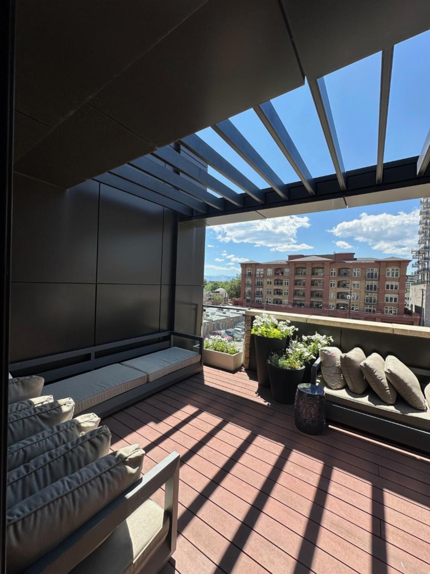 Luxe 4 Bed 5 Bath With Parking Walk To Capitol, Convention Center, Museums And Shops Holiday home *